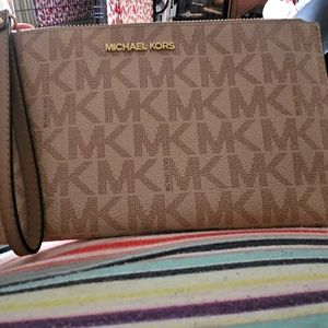 Michael Kors Wristlet Wallet